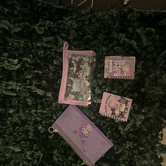 Kuromi Transparent make up bag, receipt/money bag 2 mini notebooks - Picture 2 of 3